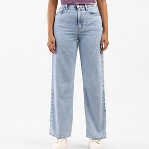 Levi's X Deepika Padukone Straight Fit Jeans Light Indigo Wash Womens Size 28